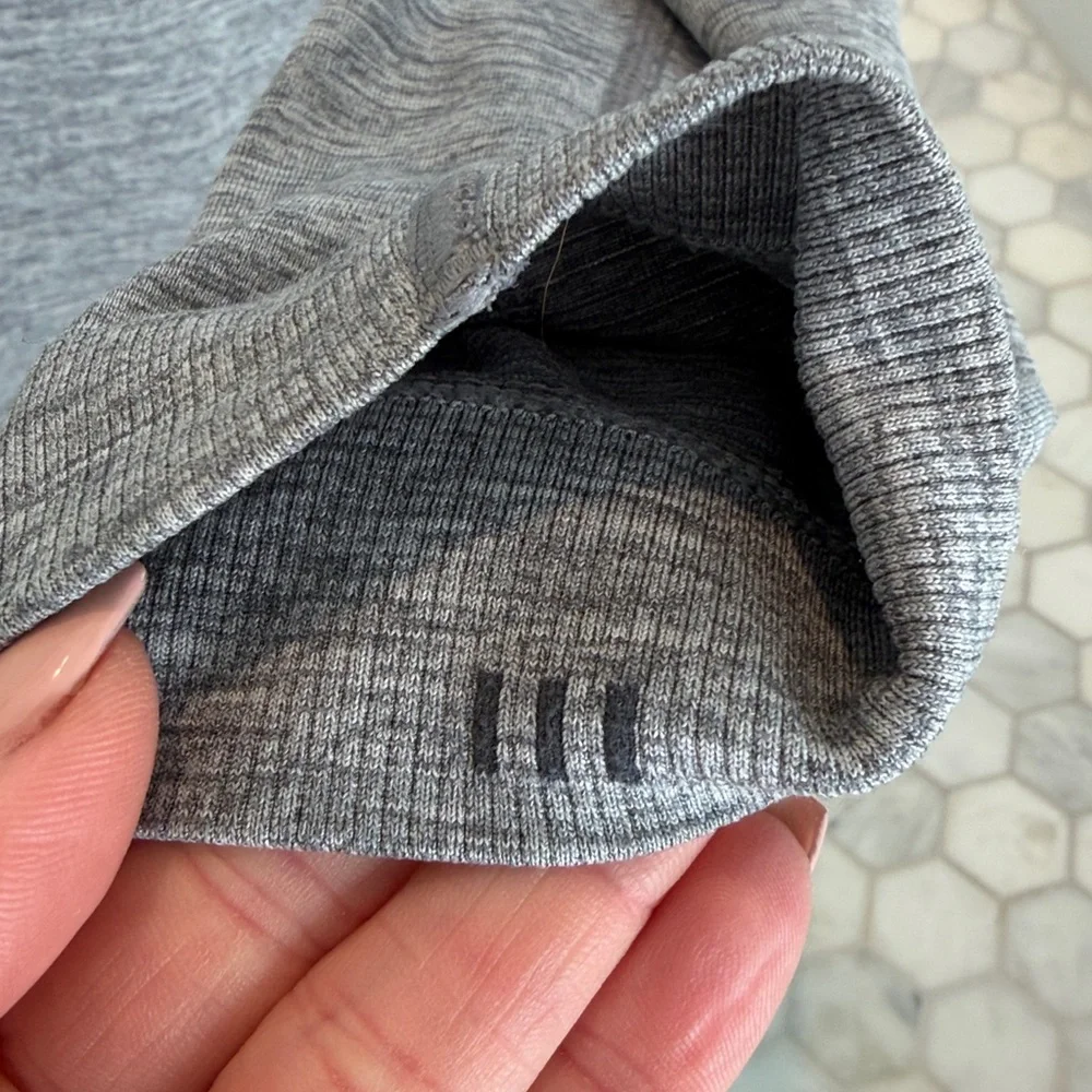 Lululemon Swiftly Tech Long Sleeve Breeze Relaxed Fit Slate Gray / White Size 8